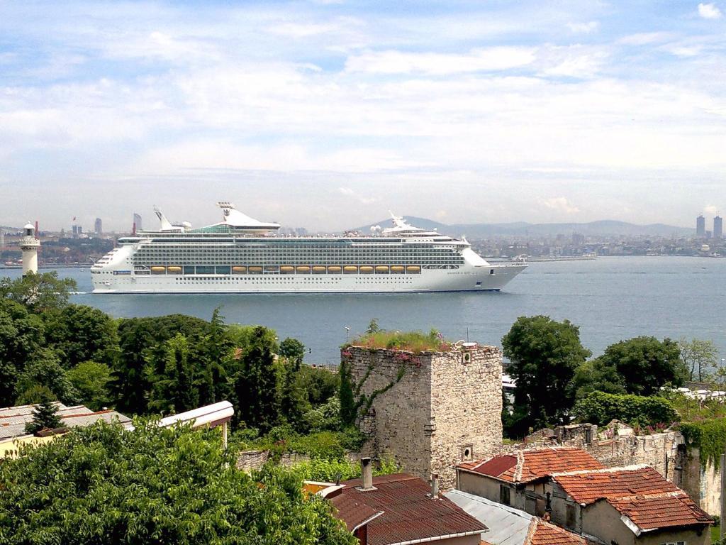 Emre Hotel Istanbul Exterior photo